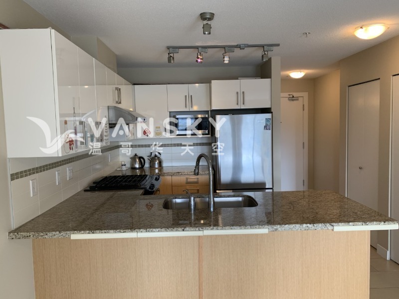 250430115812_1 kitchen2.jpg